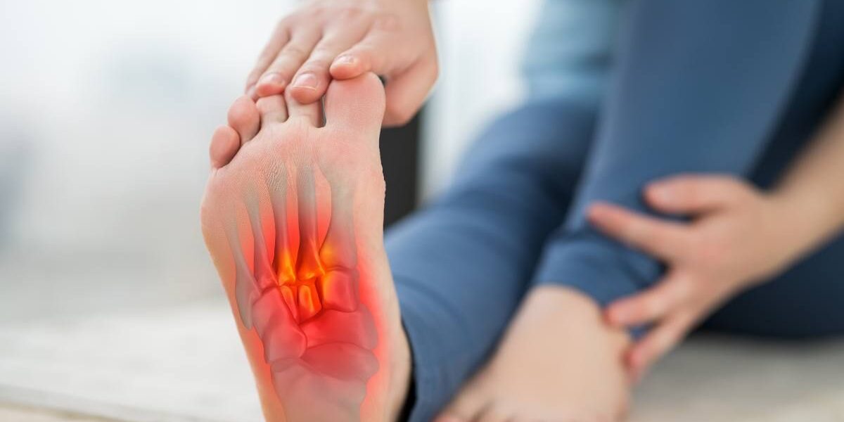 Foot Pain: Causes, Symptoms, Treatment, and When to See a Doctor